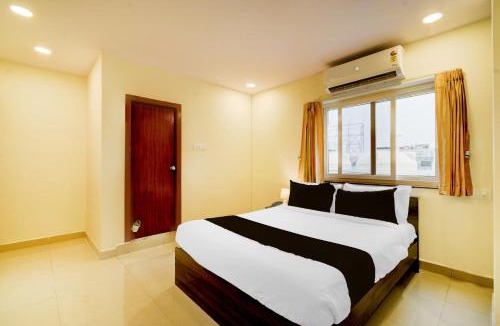 Medchal Hotel | Townhouse De Alphabet Hotel - Gandimaissamma