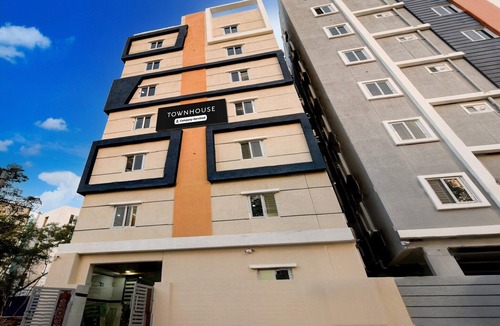 Nanakram Guda House | Townhouse Financial District Circle