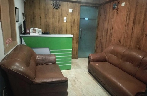 Ranchi Hotel | Townhouse Hatia Railway Station Formerly Laxmi Guest House