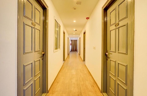 Bellandur Hotel | Townhouse Karmelaram Railway Station Sarjapur