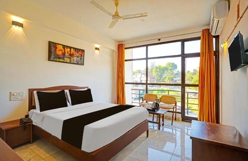 Mahadevpet Hotel | Townhouse Madikeri Fort Formerly Hotel Raj