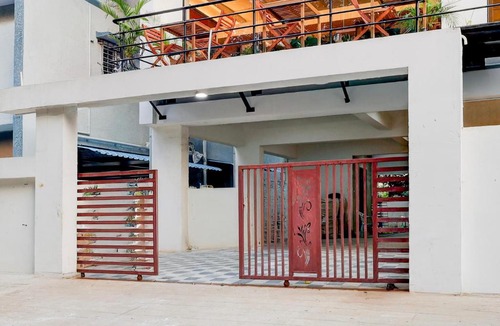 MVP Colony Hotel | Townhouse MVP Sector With Kailasagiri Hill View