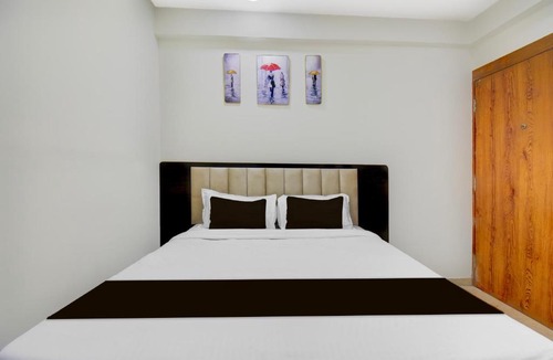 Krishnarajapura Hotel | Townhouse Oak Bangalore Garudacharpalya Metro Station