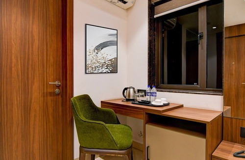 New Town House | Townhouse Oak DLF Newtown Bus Terminal