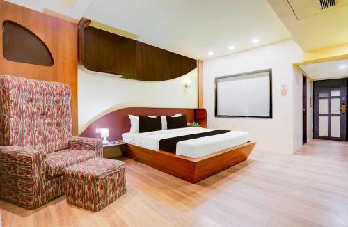 Anand Hotel | Townhouse Oak Gujarat Anand City Bus Station