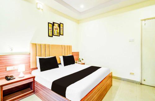 Lakdi Ka Pul Hotel | Townhouse Oak Hyderabad Lakdi-Ka-Pul Metro Station