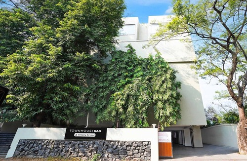 Ramdaspeth House | Townhouse Oak Ramdaspeth KRIMS Hospital