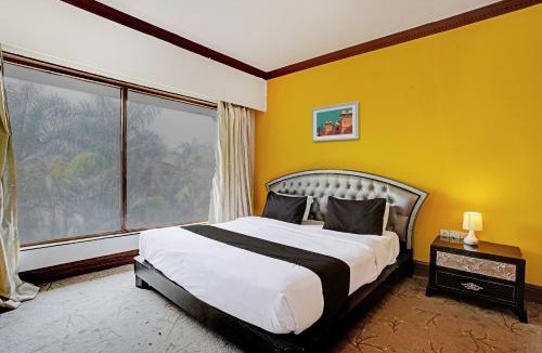 Aarey Colony Hotel | Townhouse Royal Palms Hotel - Lily Collection