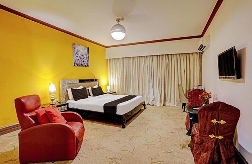 Aarey Colony Hotel | Townhouse Royal Palms Hotel - Rose Collection