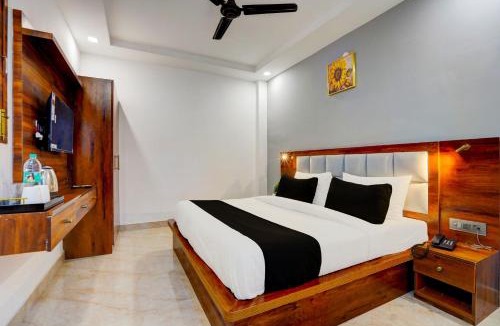 Vasundhara Hotel | Townhouse Status By Sbg Near Anand Vihar Vaishali Metro Station