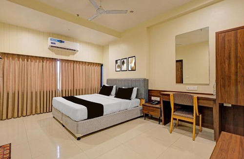 Vadodara Resort | Townhouse Vadodara Railway Station Road Formerly Hotel Raajpath