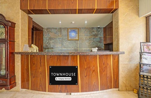 Vadodara Resort | Townhouse Vadodara Railway Station Road Formerly Hotel Raajpath