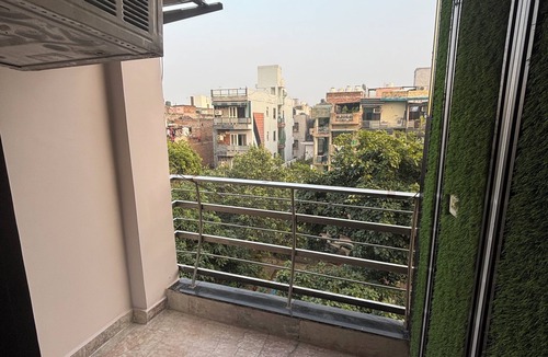 New Delhi Apartment | Tranquil 2-bedroom apartment in New Delhi with AC, WiFi