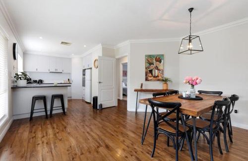 Lake Albert Villa | Tranquil 2-bedroom retreat