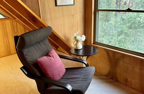 Icy Creek Cabin | Tranquil getaway amidst nature in Icy Creek, near Toorongo Falls & Mt Baw Baw.