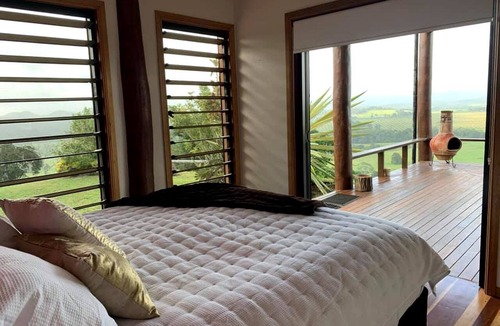Peeramon Cabin | Tranquil Jungle Cabin for a Weekend Getaway in the Queensland Rainforest