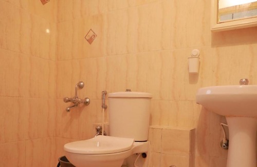 Hosur House | Tranquil Staycation- Homestay Private Rooms