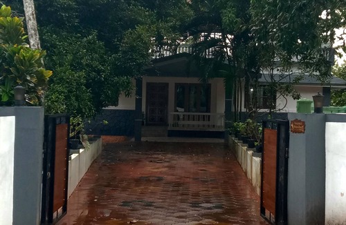Shaikpet House | Tranquil Villa by River Peaceful stay by Homeyhuts