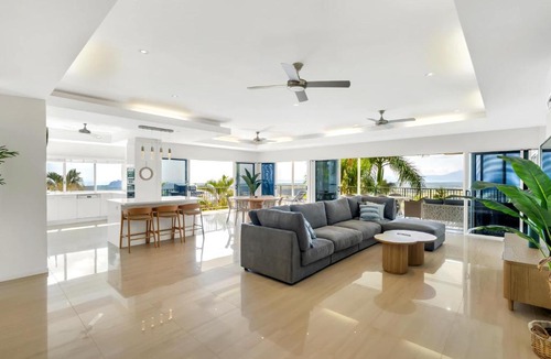 Smithfield House | Tranquillity - Poolside Sanctuary & Rainforest Views