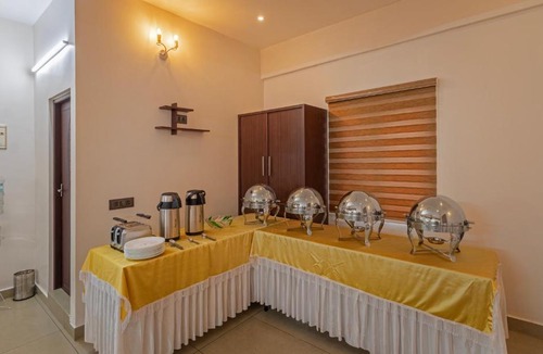 Alwaye Hotel | Treebo Amigos Residency - 500M From Cochin Airport