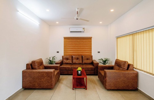 Alwaye Hotel | Treebo Amigos Residency Cochin Airport Hotel