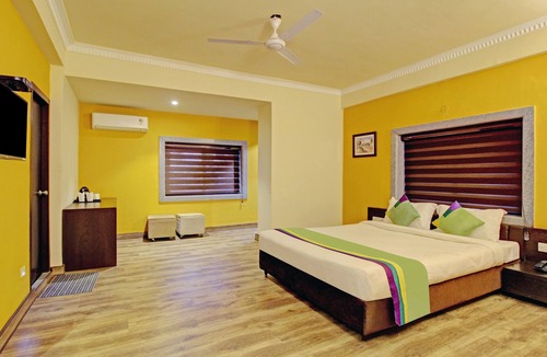 Ballygunge Hotel | Treebo Asl Prime, Gariahat