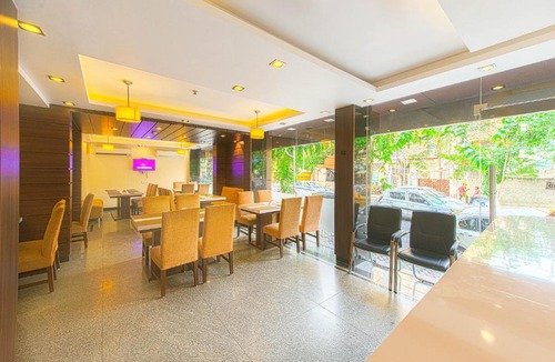 Kalighat Hotel | Treebo Globe International, Near Kalighat Mandir