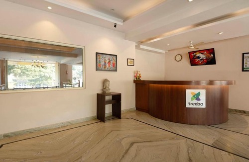 Bullawala Hotel | Treebo Golden Leaf DDN
