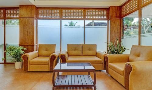 Nedumbassery Hotel | Treebo Golden Terminal Kochi Airport With Swimming Pool