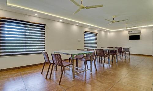 Nedumbassery Hotel | Treebo Golden Terminal Kochi Airport With Swimming Pool