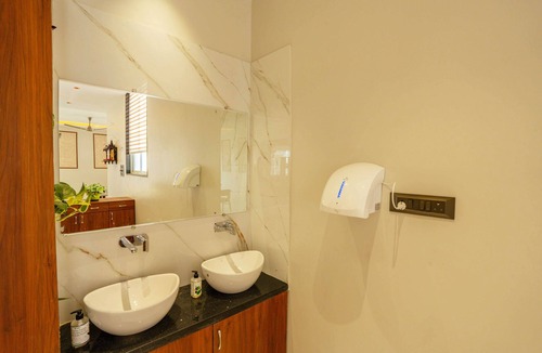 Hinjawadi Hotel | Treebo Grand Royal Imperio, Hinjewadi
