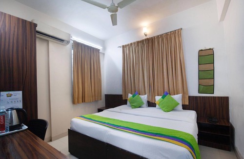 Hadapsar Hotel | Treebo Park View Hadapsar