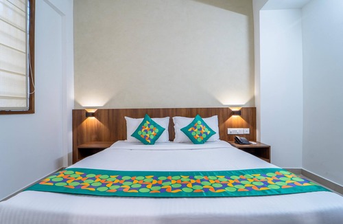 Kochi House | Treebo Petals Suites Marine Drive