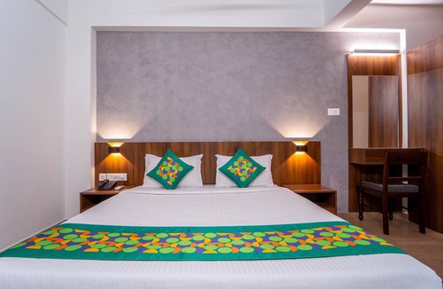 Kochi House | Treebo Petals Suites Marine Drive