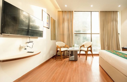 Thaltej Hotel | Treebo Premium Bizz