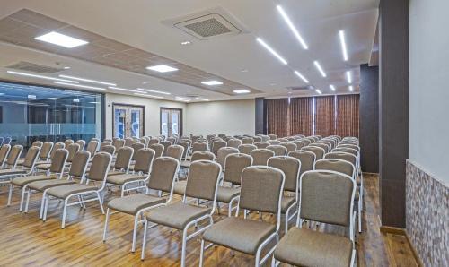 Thanjavur Hotel | Treebo Premium La Orchid, Near Big Temple Thanjavur