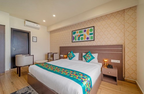 Kakkanad Hotel | Treebo Premium Lavender Kochi Infopark