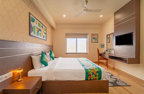 Kakkanad Hotel | Treebo Premium Lavender Kochi Infopark