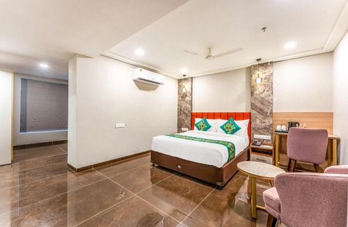 Nagpur Hotel | Treebo Premium Nagpur Automotive Square
