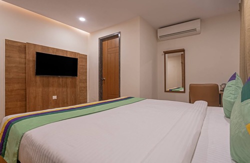 Gachibowli Hotel | Treebo Purva Crest, Gachibowli DLF