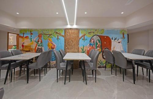 Thaltej Hotel | Treebo Shree Krishna Palace