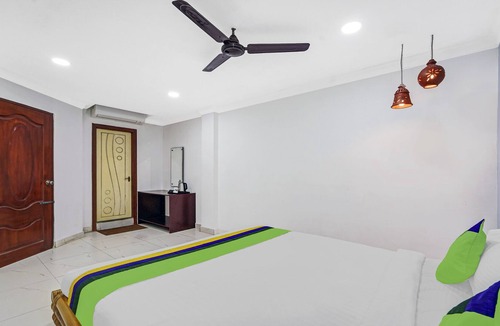 Kottakuppam Hotel | Treebo Signature Grande