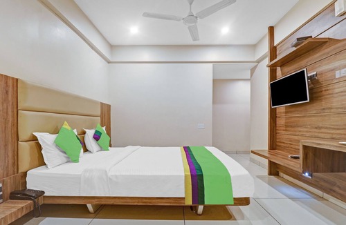 Marathahalli Hotel | Treebo Silver Key, Marathahalli