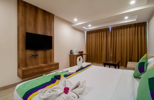 Air Force Area Hotel | Treebo Sonal Palace, Near Umaid Bhawan Palace