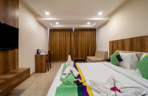 Air Force Area Hotel | Treebo Sonal Palace, Near Umaid Bhawan Palace
