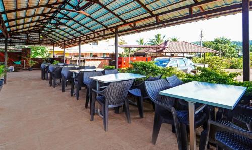 Dapoli Hotel | Treebo SS Residency Mountain View with Swimming Pool
