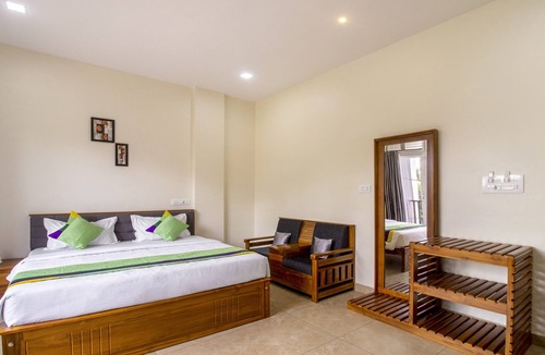Kakabe Hotel | Treebo The Rove With Swimming Pool