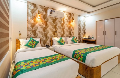 Nedumbassery Hotel | Treebo Thoduvas Star Plaza Cochin Airport