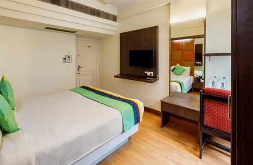 Navrangpura Hotel | Treebo Trend Crown