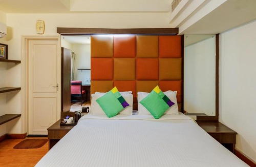 Navrangpura Hotel | Treebo Trend Crown